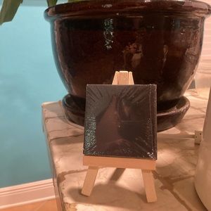Miniature canvas and easel !